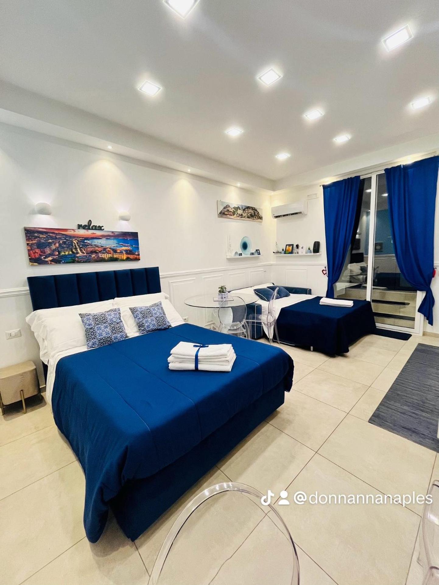 Donn'Anna Naples City Center Экстерьер фото