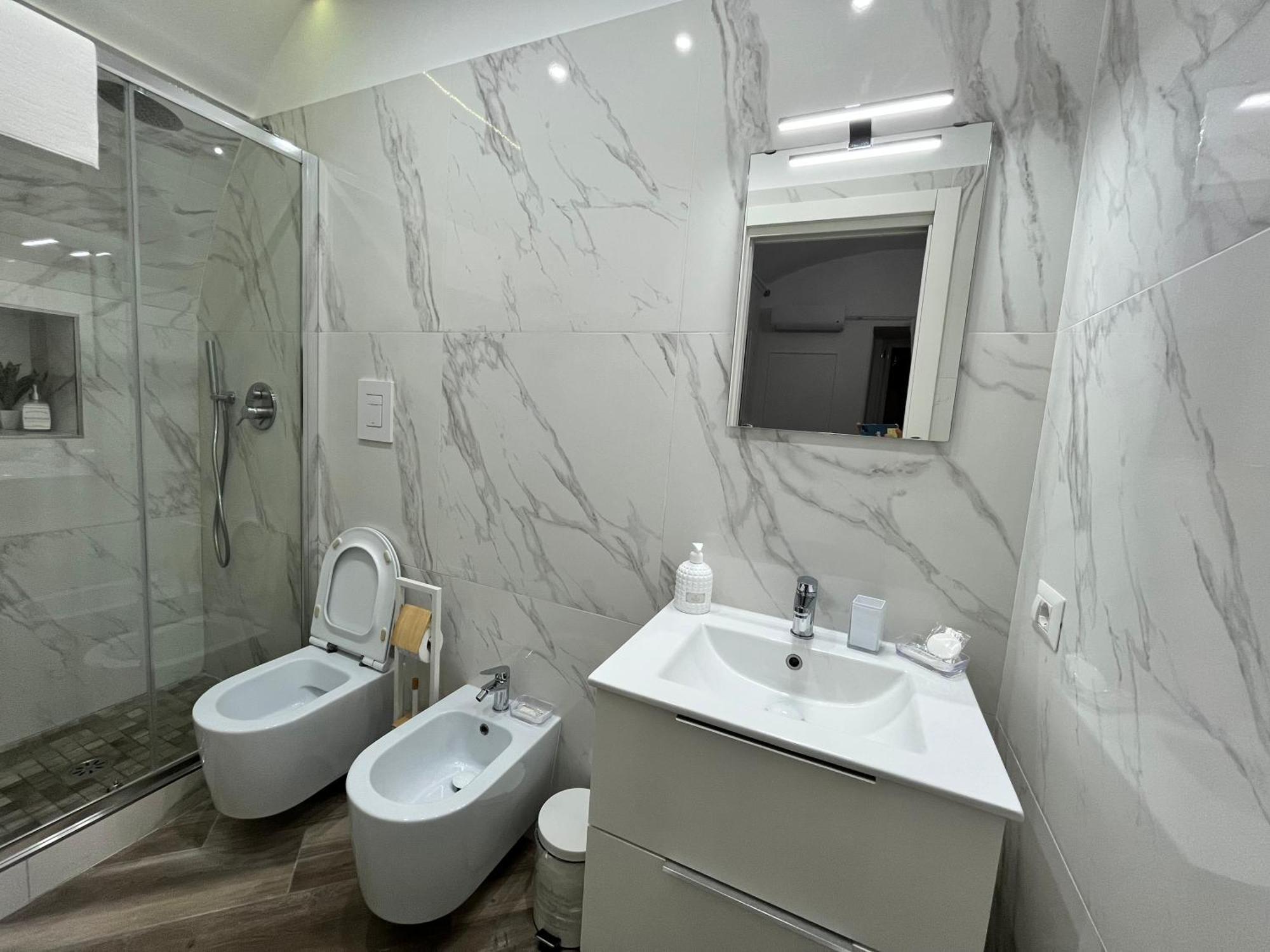 Donn'Anna Naples City Center Экстерьер фото