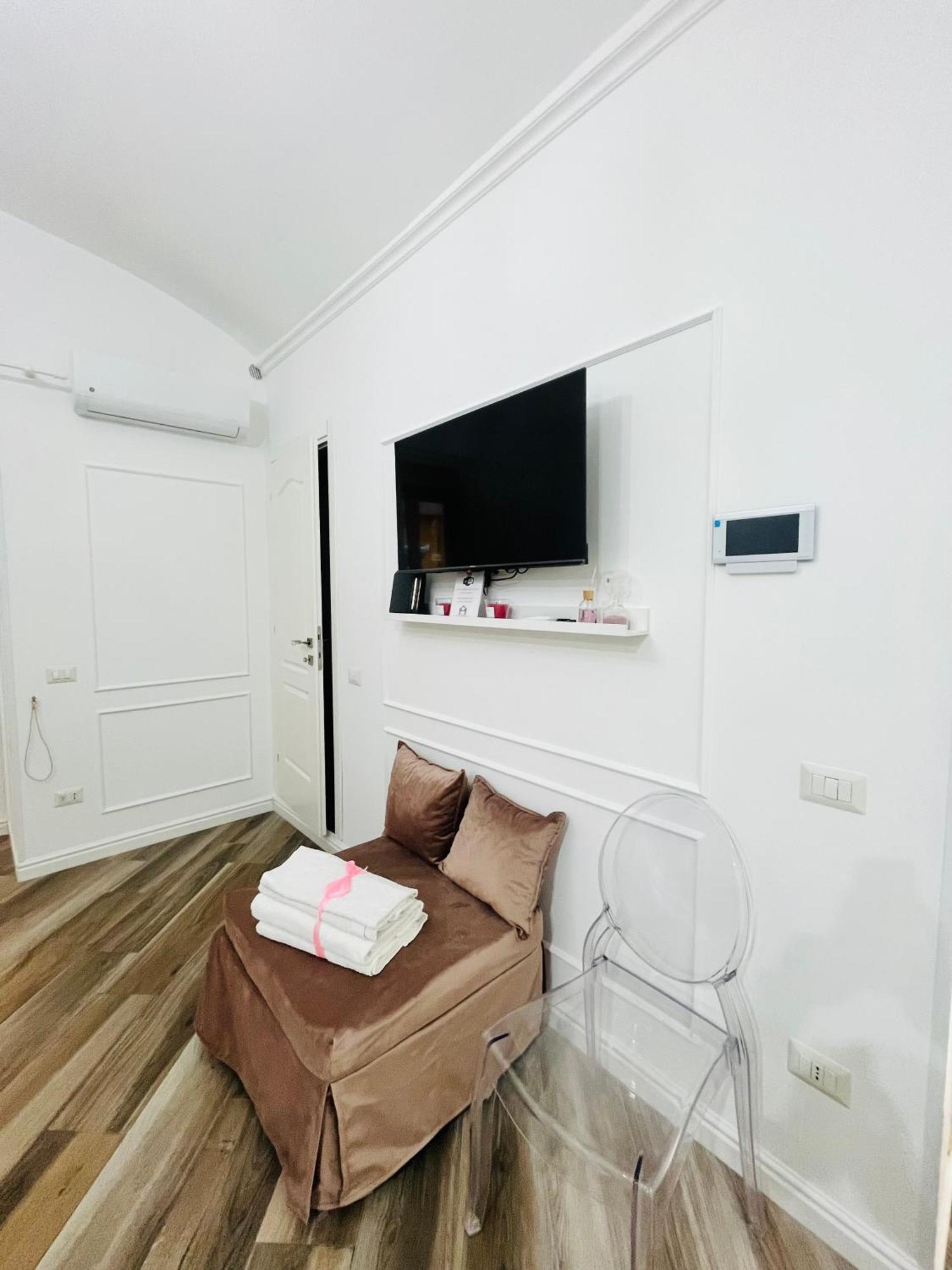 Donn'Anna Naples City Center Экстерьер фото